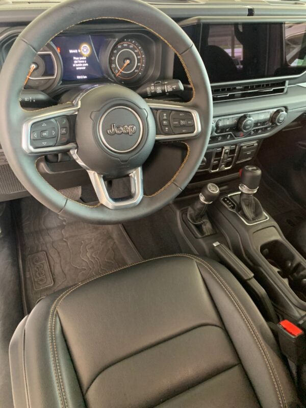 JEEP WRANGLER SAHARA 4X4 2024 - Imagen 5