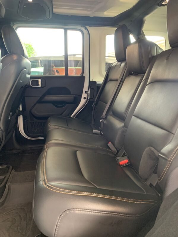 JEEP WRANGLER SAHARA 4X4 2024 - Imagen 7