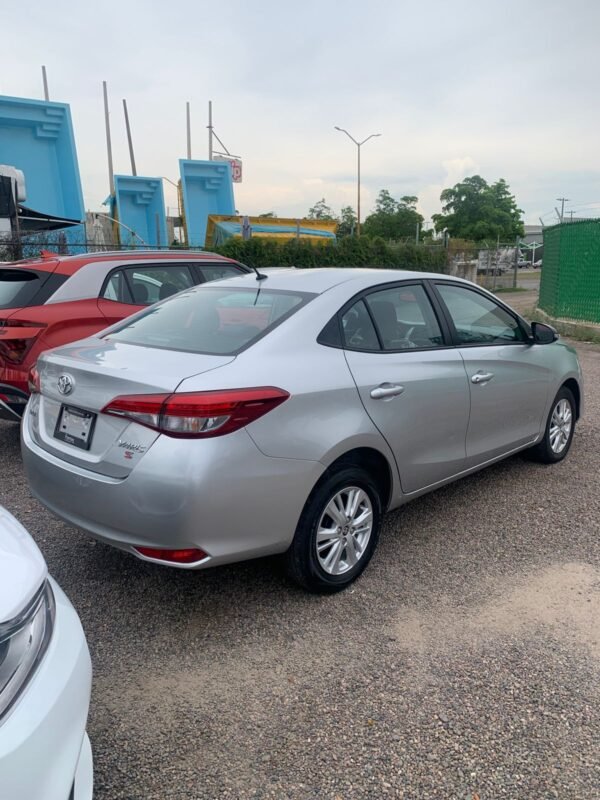 TOYOTA YARIS S 2019 - Imagen 2