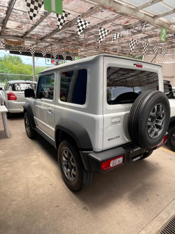 SUZUKI JIMNY GLX 2023 - Imagen 3