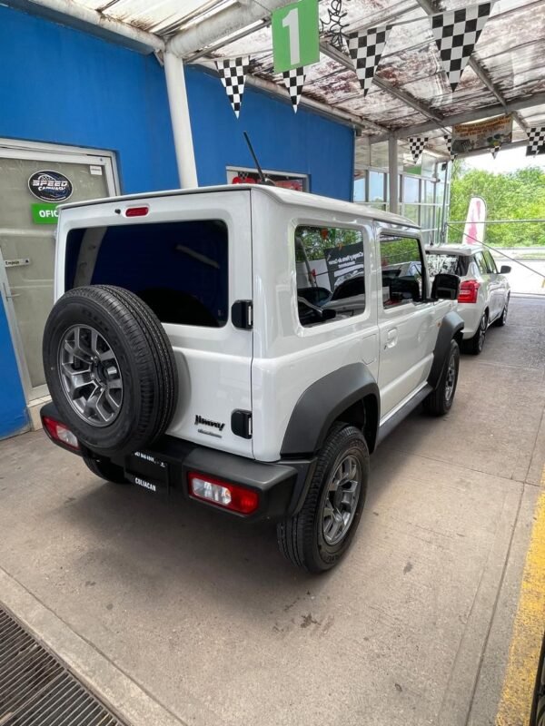 SUZUKI JIMNY GLX 2023 - Imagen 2