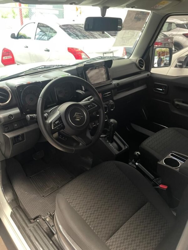 SUZUKI JIMNY GLX 2023 - Imagen 4