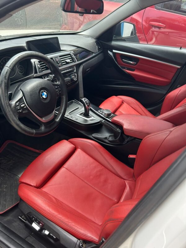 BMW 330 SPORTLINE 2017 - Imagen 4