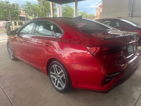 KIA FORTE GT LINE 2021 - Imagen 4