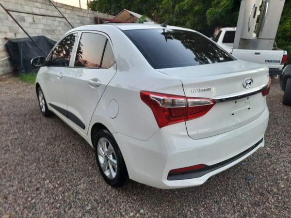 HYUNDAI GRAND I10 GLS 2018 - Imagen 4