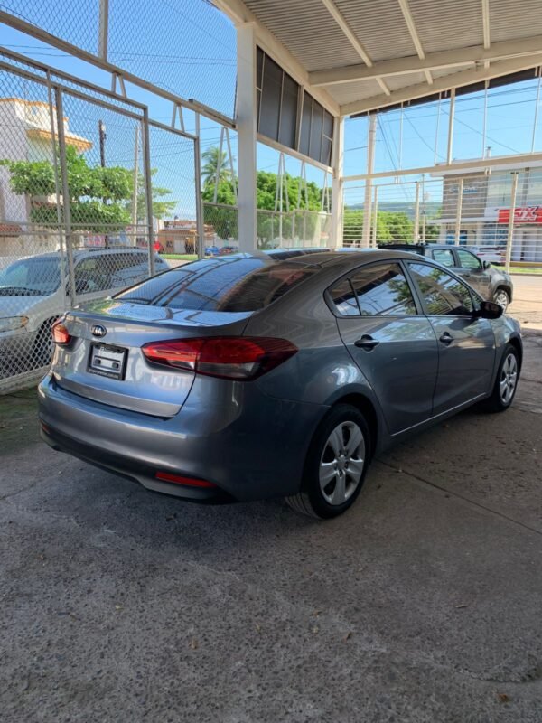 KIA FORTE LX 2018 - Imagen 4