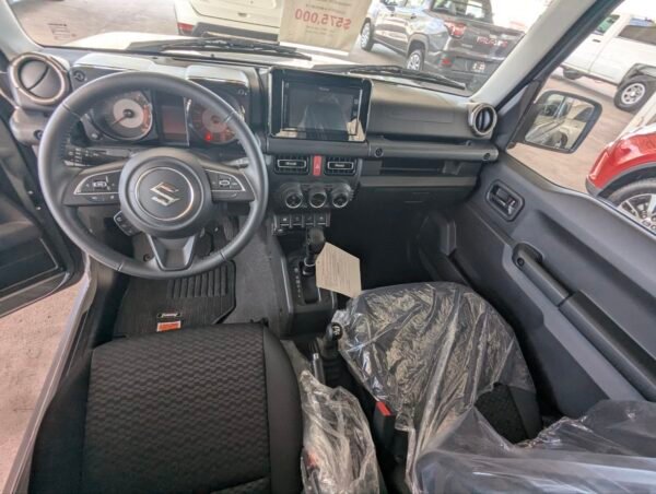 SUZUKI JIMNY GLX 2023 - Imagen 5