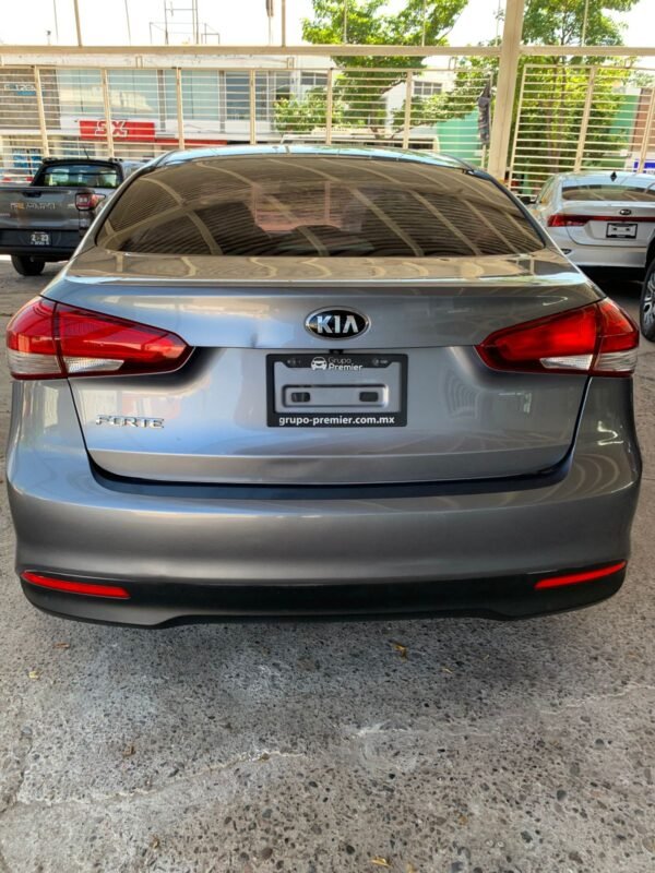 KIA FORTE LX 2018 - Imagen 6